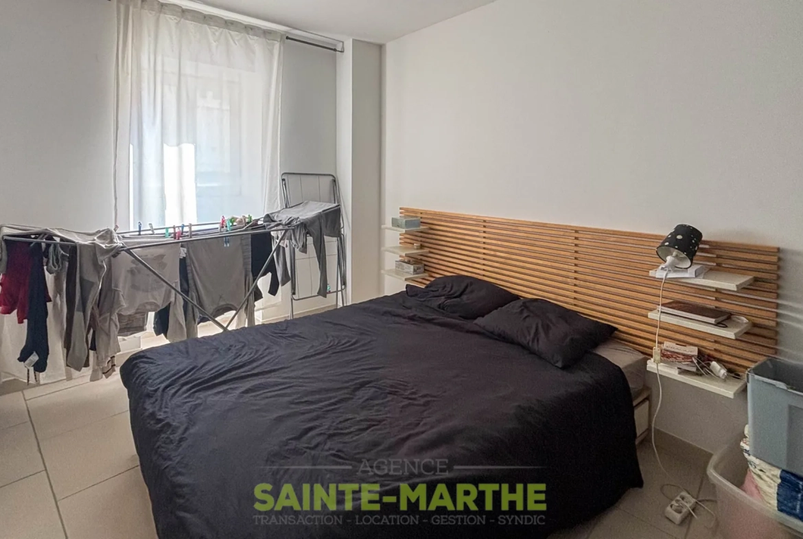 Triplex de 97 m² à Niort avec parking, idéal investisseur ou résidence principale 