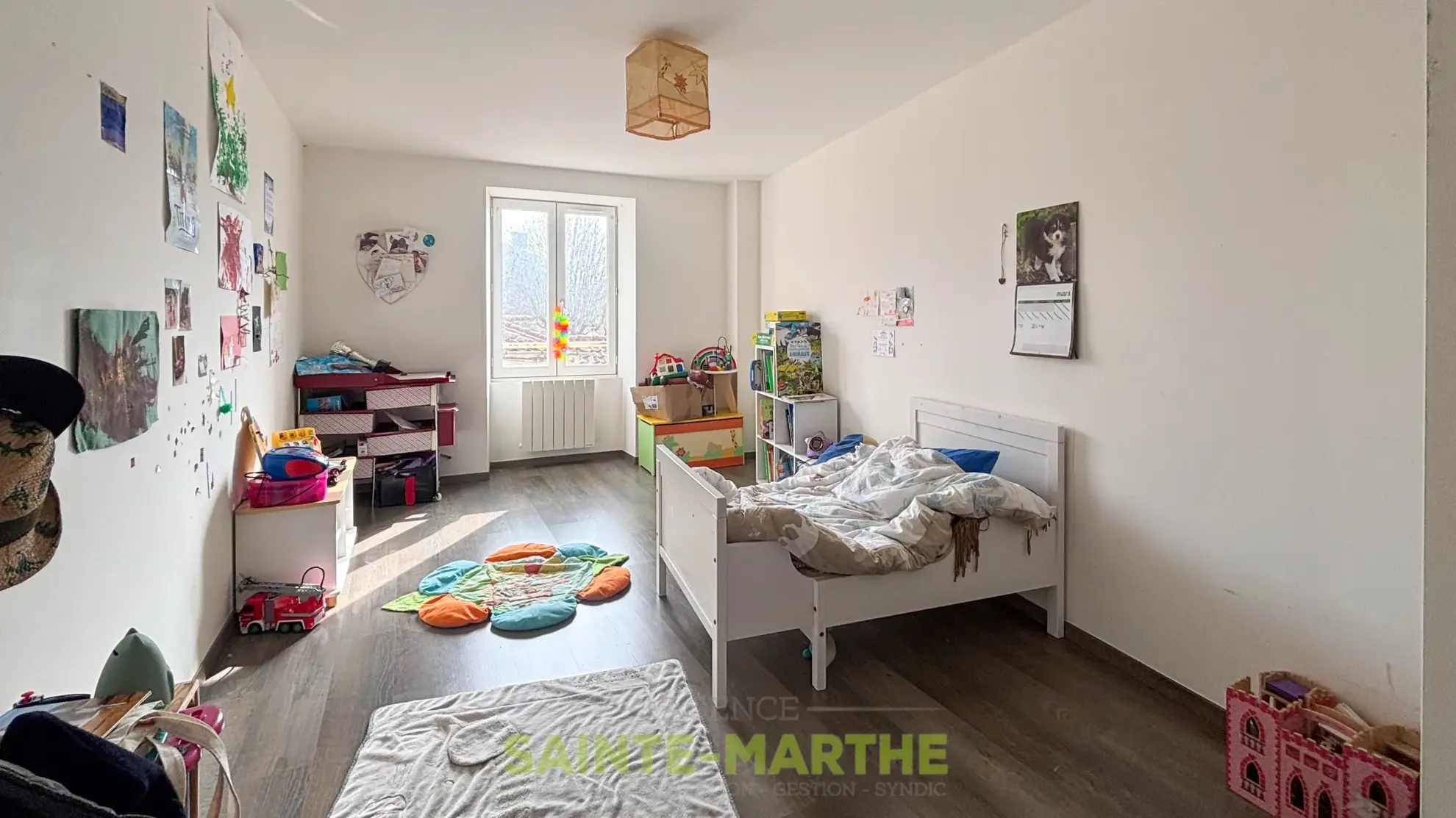 Triplex de 97 m² à Niort avec parking, idéal investisseur ou résidence principale 