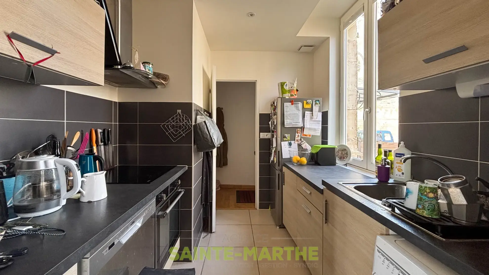 Triplex de 97 m² à Niort avec parking, idéal investisseur ou résidence principale 