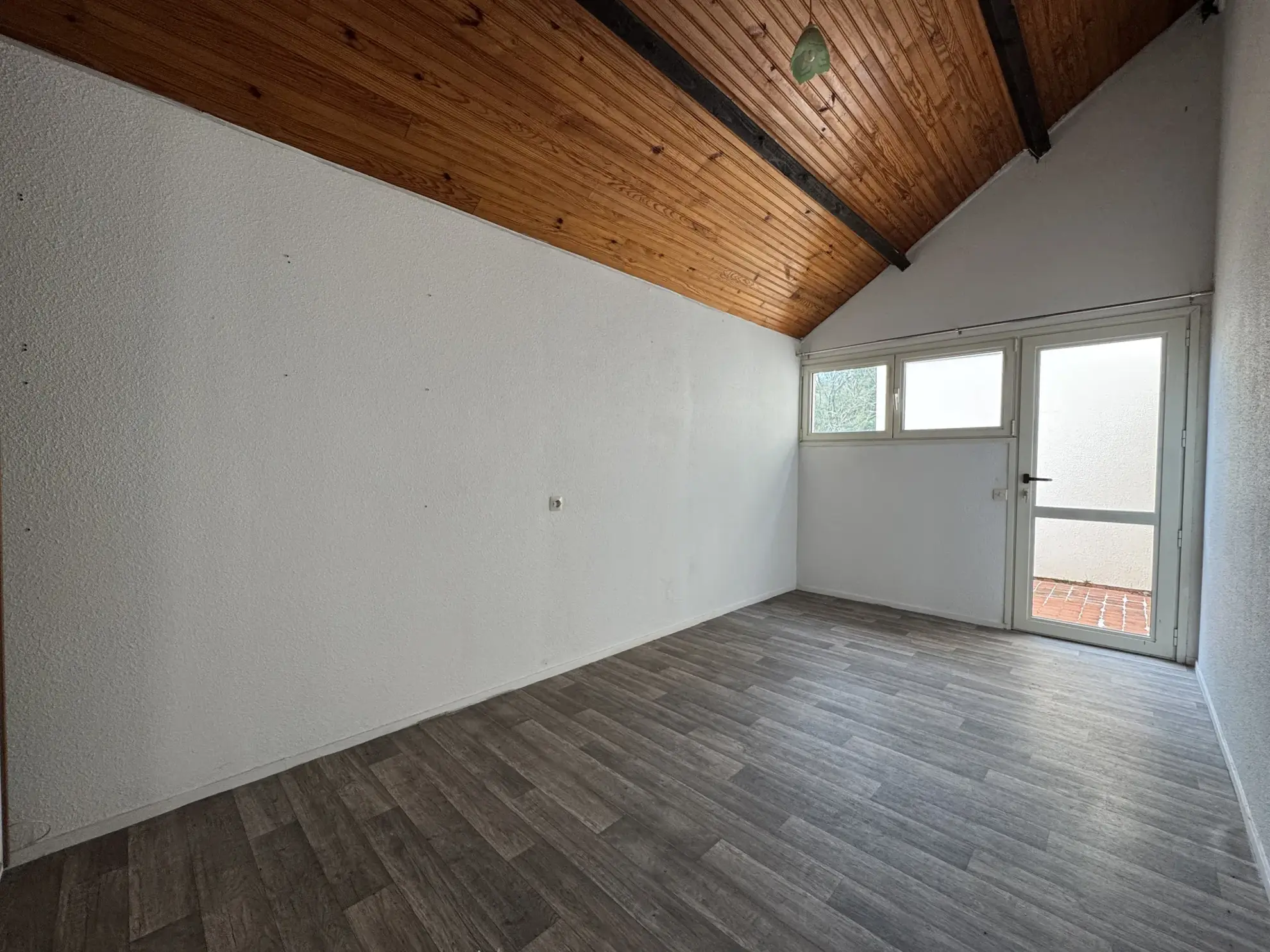 Maison à rénover de 120 m² à Meschers-sur-Gironde proche plage 