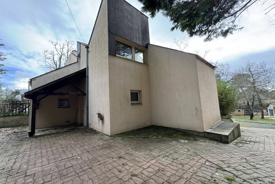 Maison à rénover de 120 m² à Meschers-sur-Gironde proche plage 