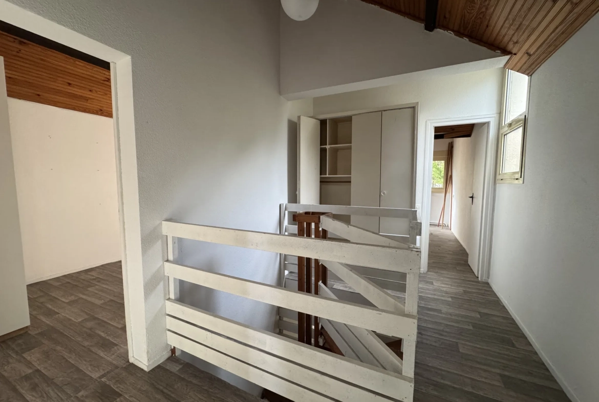Maison à rénover de 120 m² à Meschers-sur-Gironde proche plage 