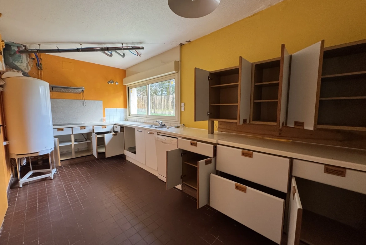 Maison à rénover de 120 m² à Meschers-sur-Gironde proche plage 