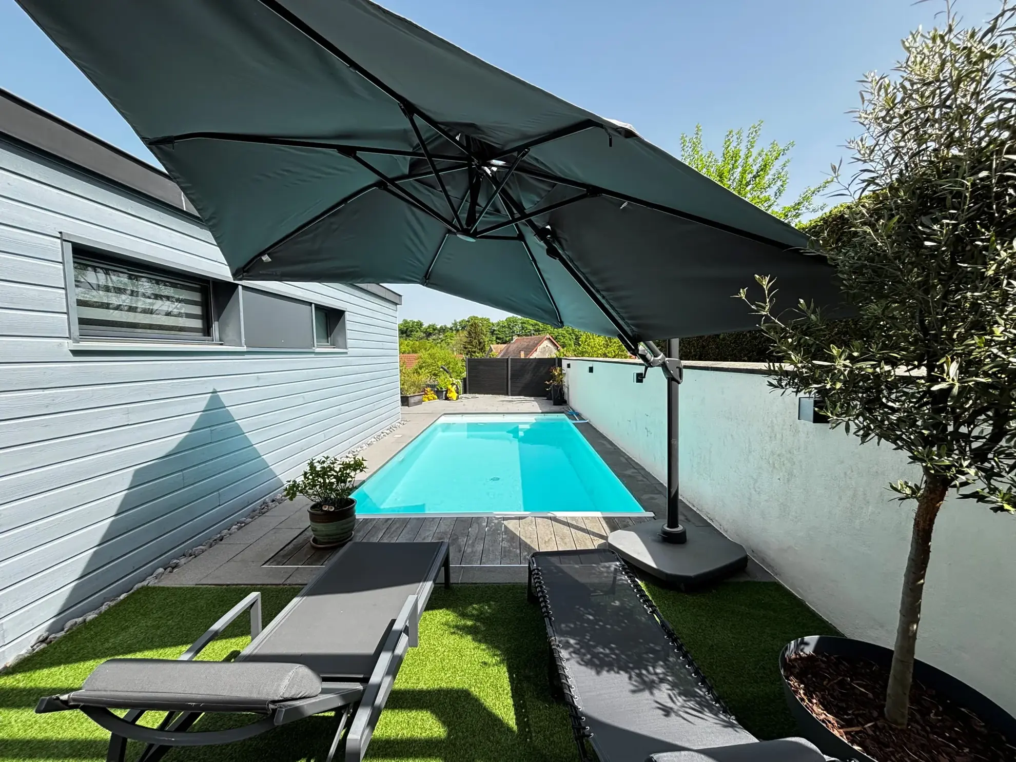 Maison récente de plain-pied avec piscine à Bethoncourt dans l'axe Belfort/Montbéliard 