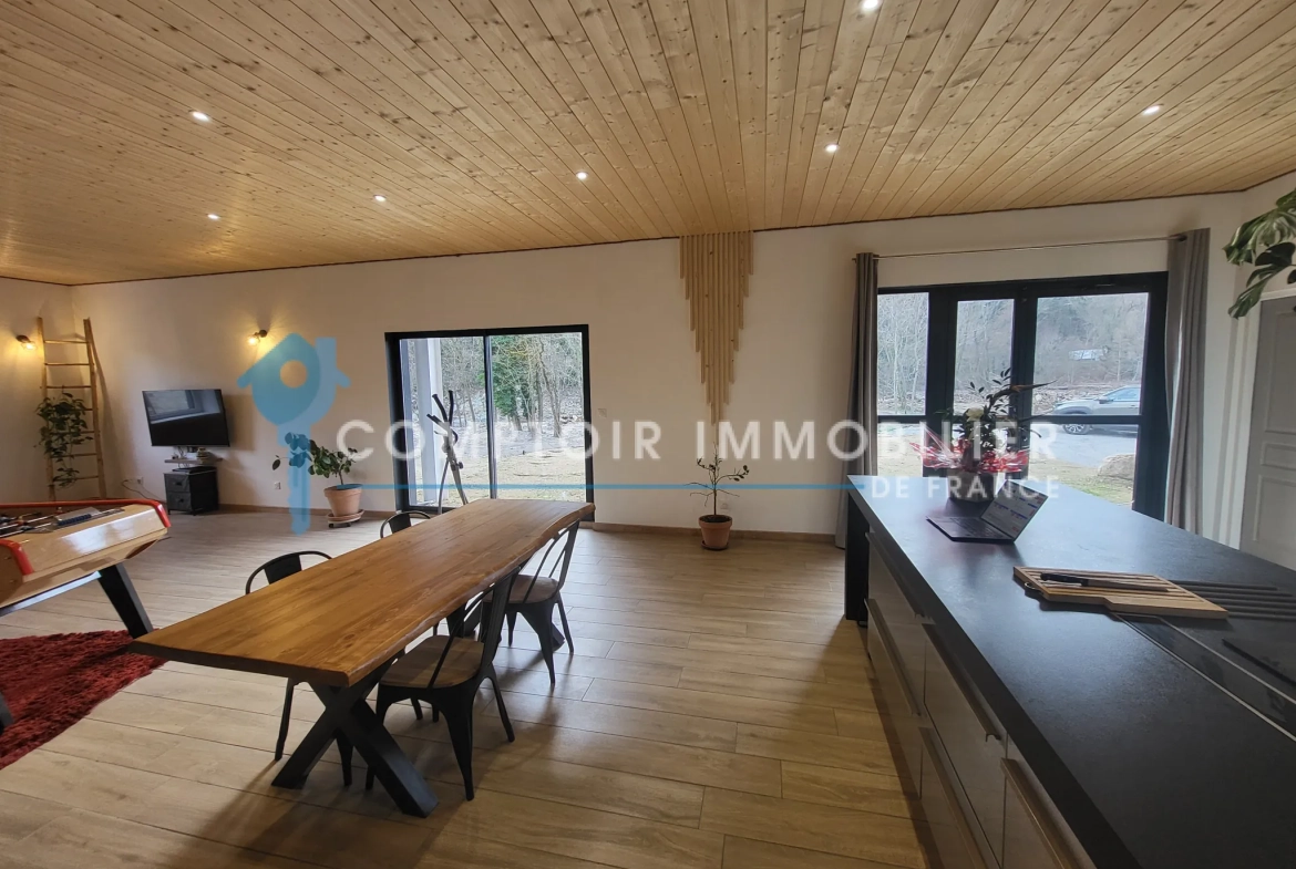 Magnifique maison atypique de plain-pied à vendre à Le Cheylard en Ardèche 