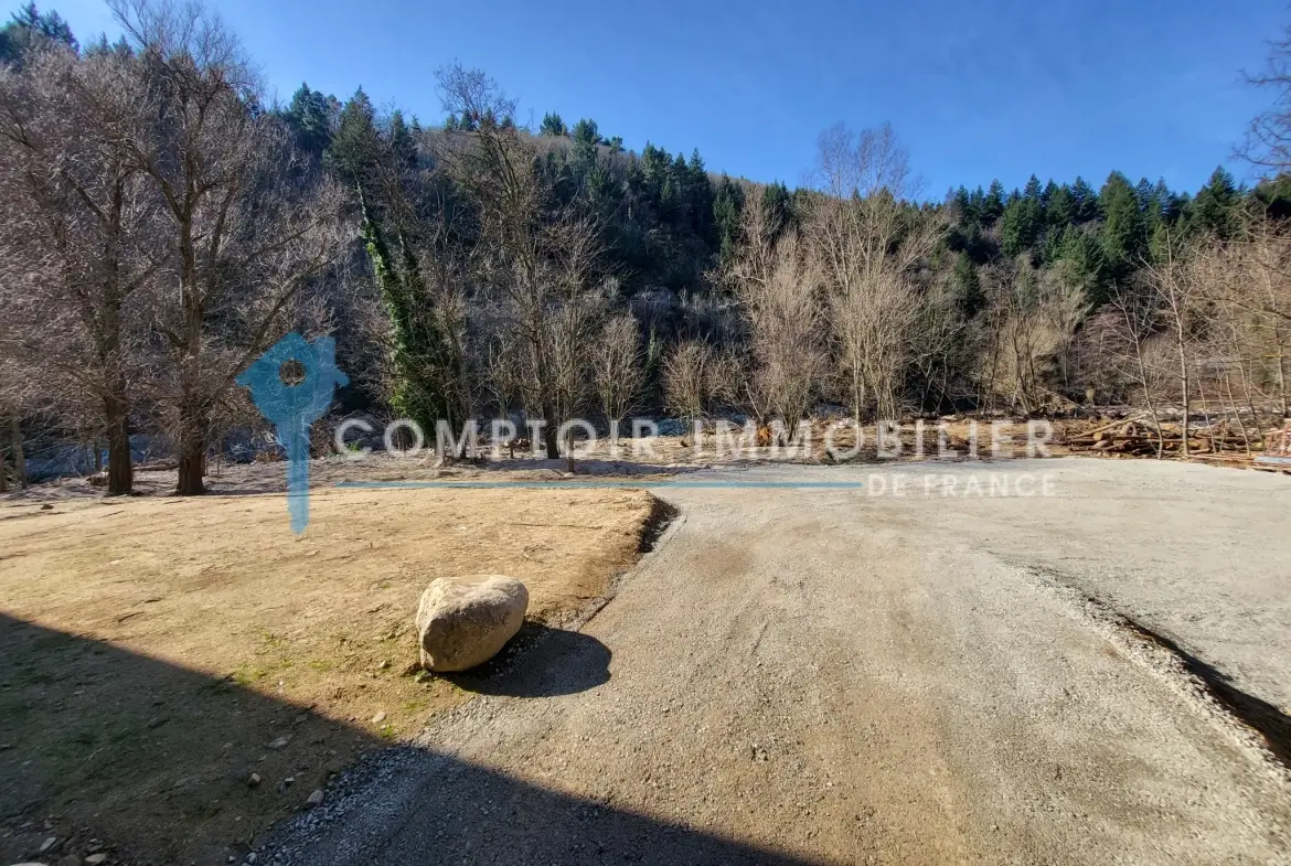 Magnifique maison atypique de plain-pied à vendre à Le Cheylard en Ardèche 