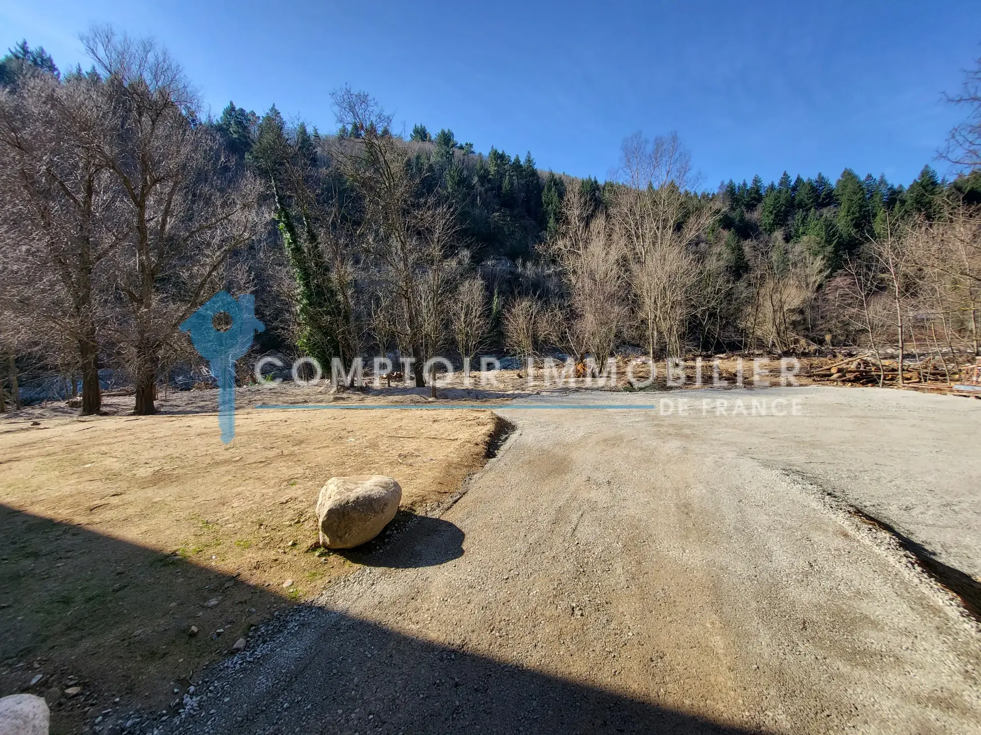 Magnifique maison atypique de plain-pied à vendre à Le Cheylard en Ardèche 