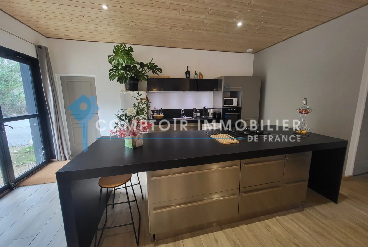 Magnifique maison atypique de plain-pied à vendre à Le Cheylard en Ardèche 