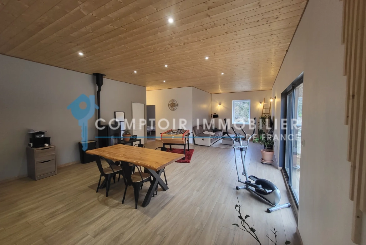 Magnifique maison atypique de plain-pied à vendre à Le Cheylard en Ardèche 