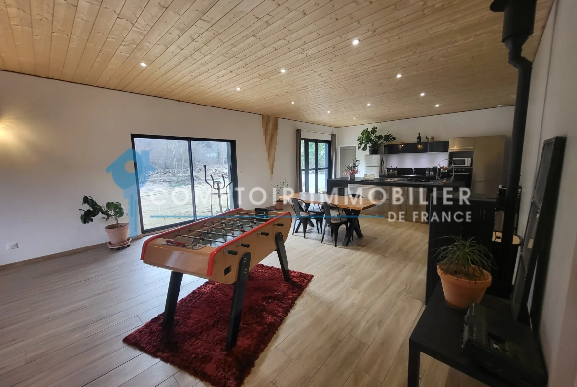Magnifique maison atypique de plain-pied à vendre à Le Cheylard en Ardèche 