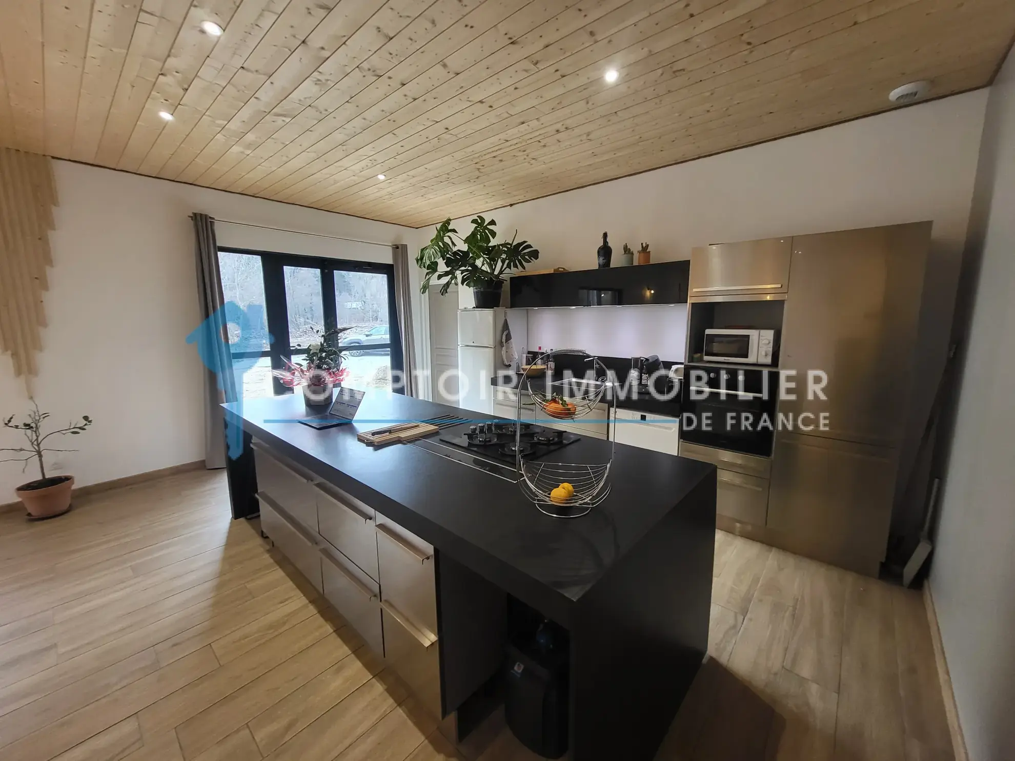 Magnifique maison atypique de plain-pied à vendre à Le Cheylard en Ardèche 