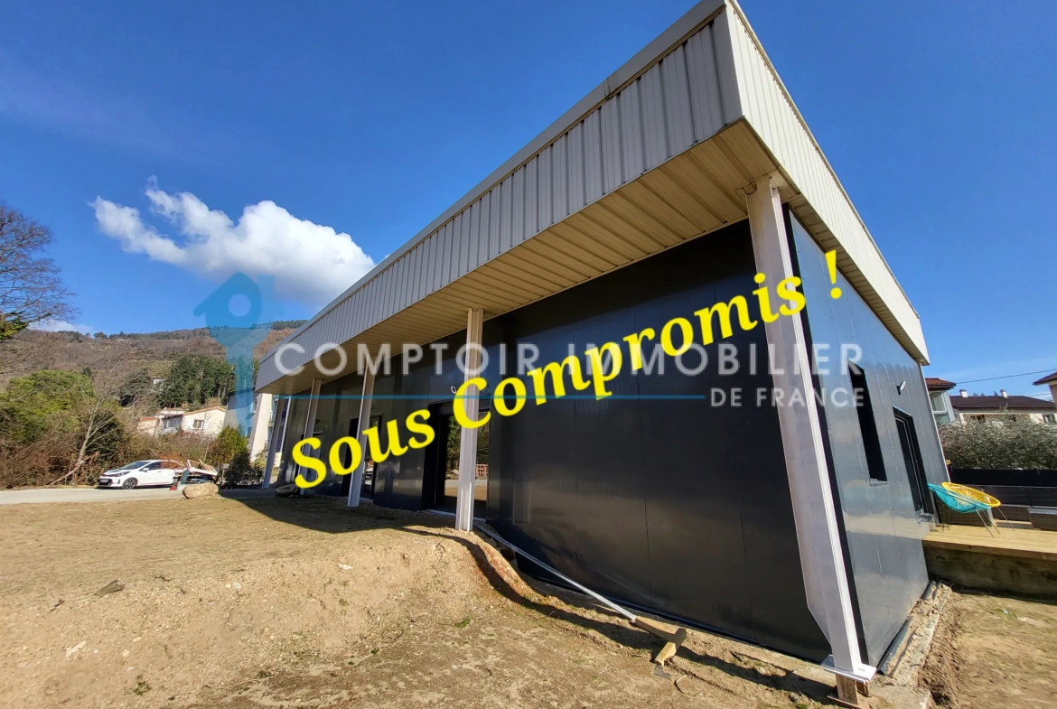 Magnifique maison atypique de plain-pied à vendre à Le Cheylard en Ardèche 