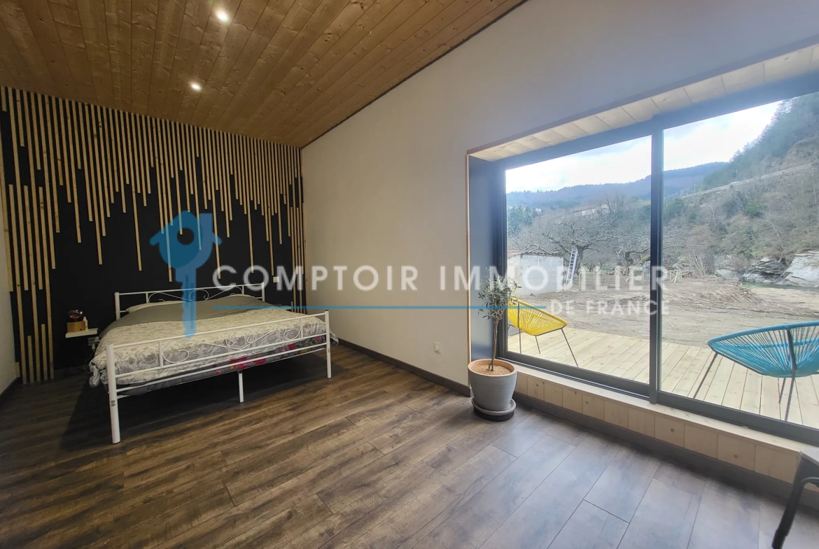 Magnifique maison atypique de plain-pied à vendre à Le Cheylard en Ardèche 