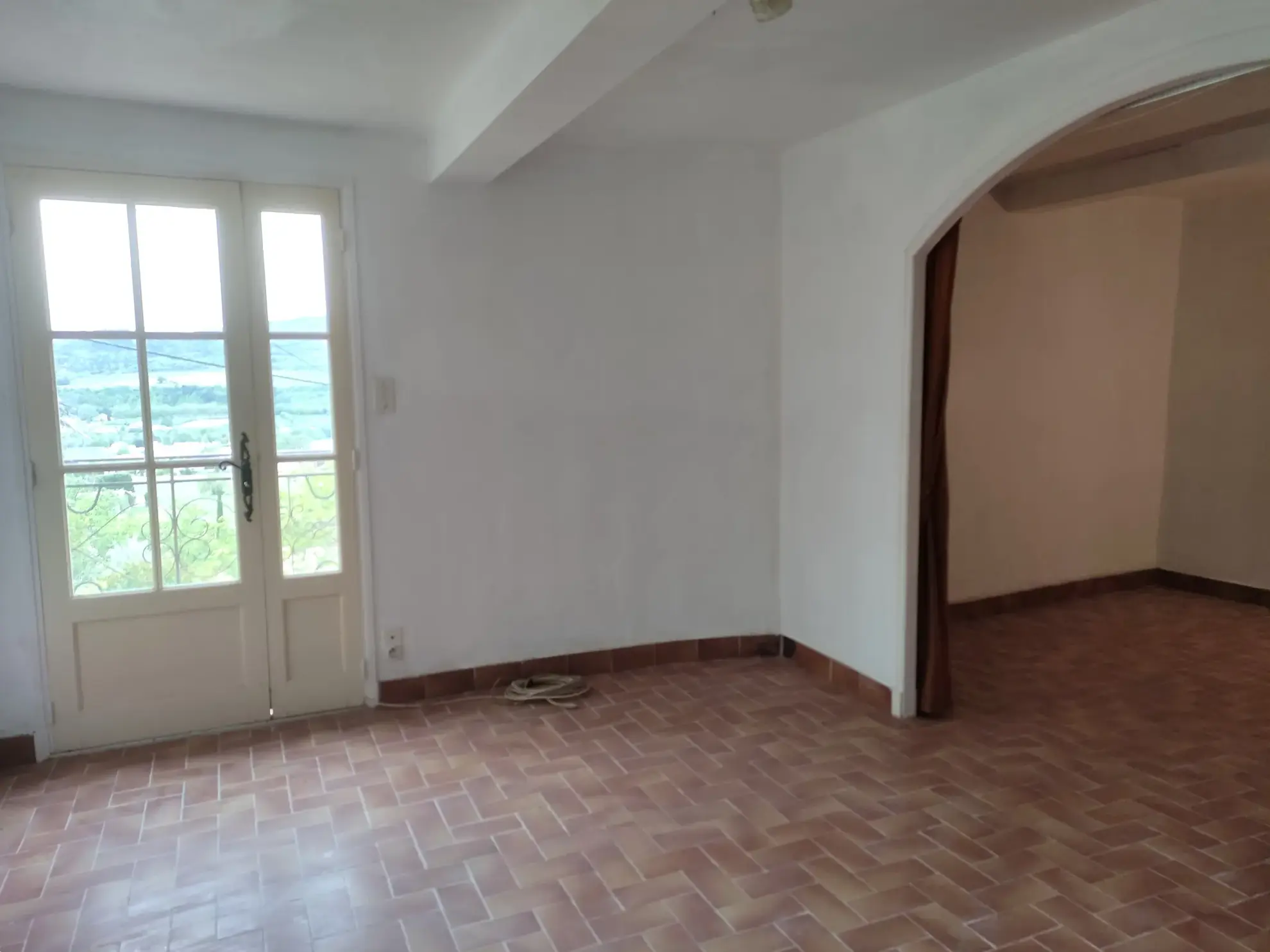 Ferme provençale authentique à Volonne de 103 m² avec dépendances et terrain de 5300 m² 