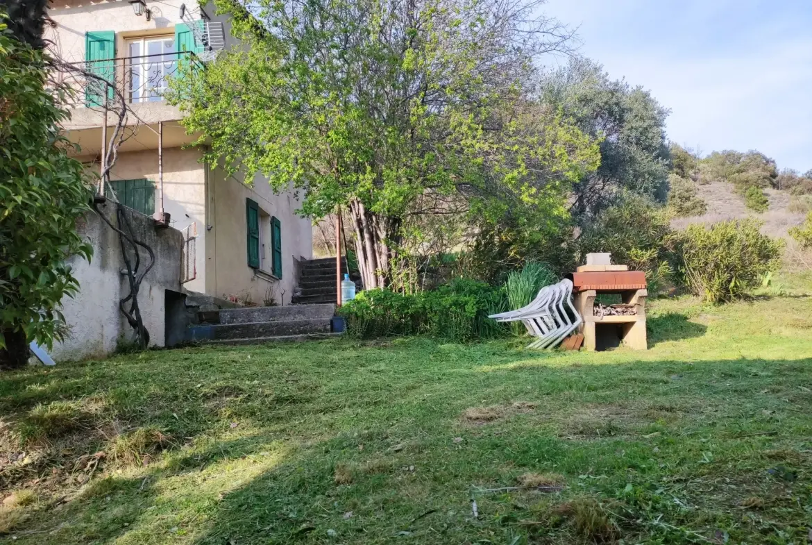 Ferme provençale authentique à Volonne de 103 m² avec dépendances et terrain de 5300 m² 