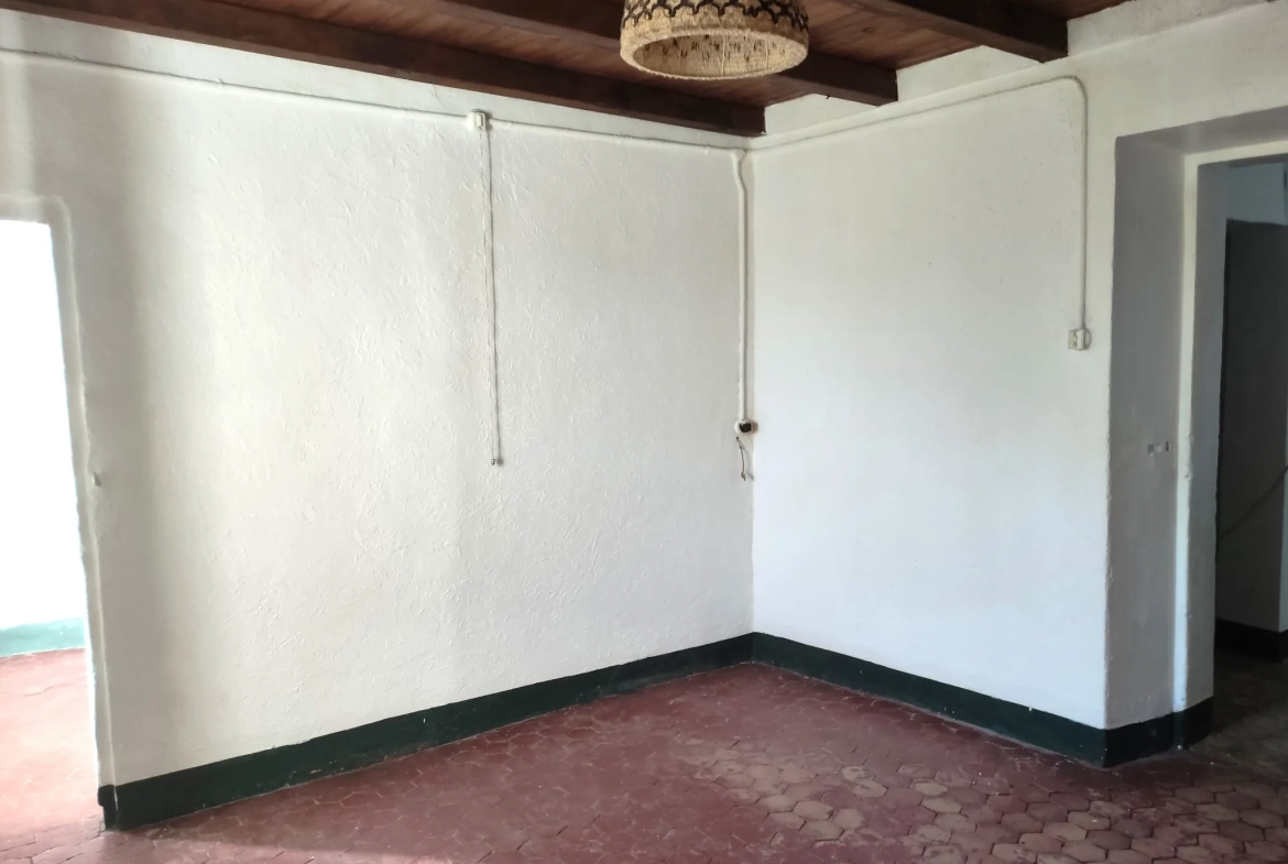 Ferme provençale authentique à Volonne de 103 m² avec dépendances et terrain de 5300 m² 
