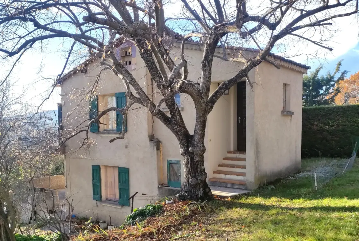 Ferme provençale authentique à Volonne de 103 m² avec dépendances et terrain de 5300 m² 