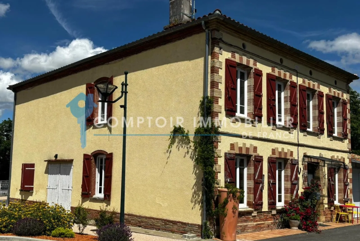 Belle maison de village avec appartement indépendant à Labastide-Saint-Sernin 