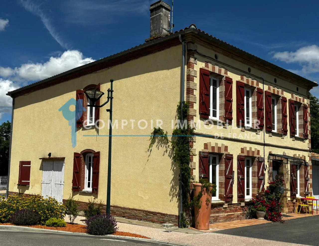 Belle maison de village avec appartement indépendant à Labastide-Saint-Sernin 