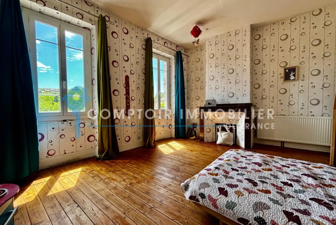 Belle maison de village avec appartement indépendant à Labastide-Saint-Sernin 