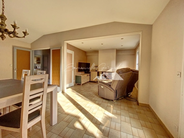 Maison 4 chambres à Millau avec garage, terrasse et vue dégagée 