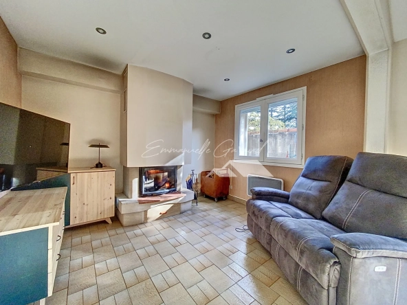 Maison 4 chambres à Millau avec garage, terrasse et vue dégagée 