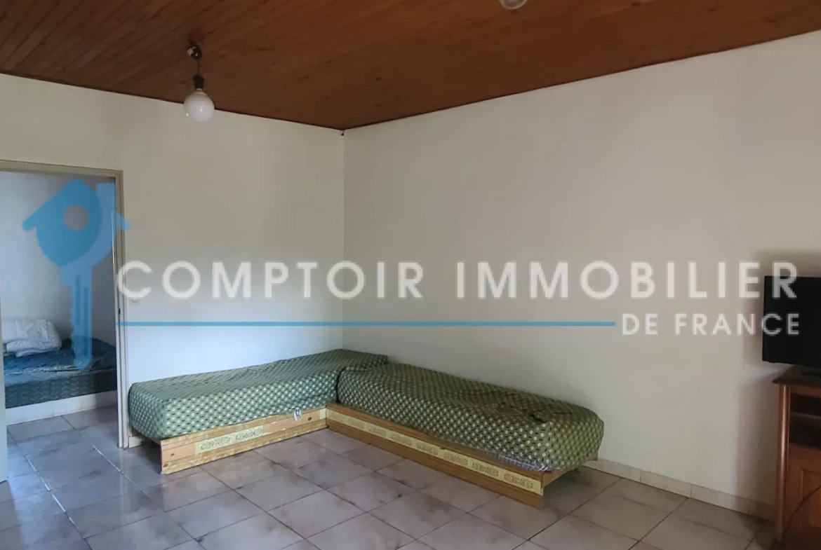 Appartement T3 lumineux avec vue sur le boulevard à Nîmes 