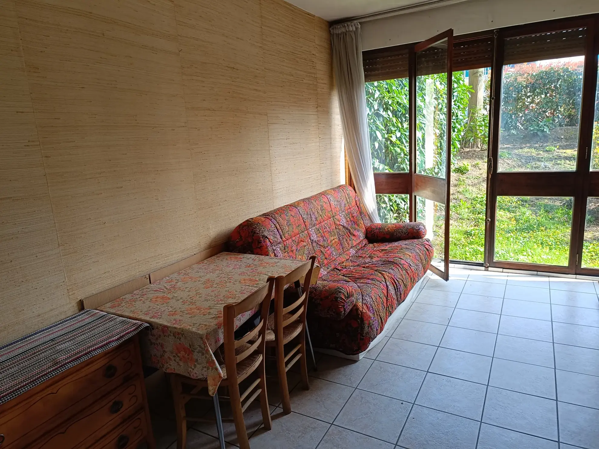Chambre de service avec jardinet à La Celle Saint Cloud - Investissement ou pied-à-terre 