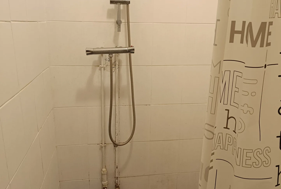 Chambre de service avec jardinet à La Celle Saint Cloud - Investissement ou pied-à-terre 