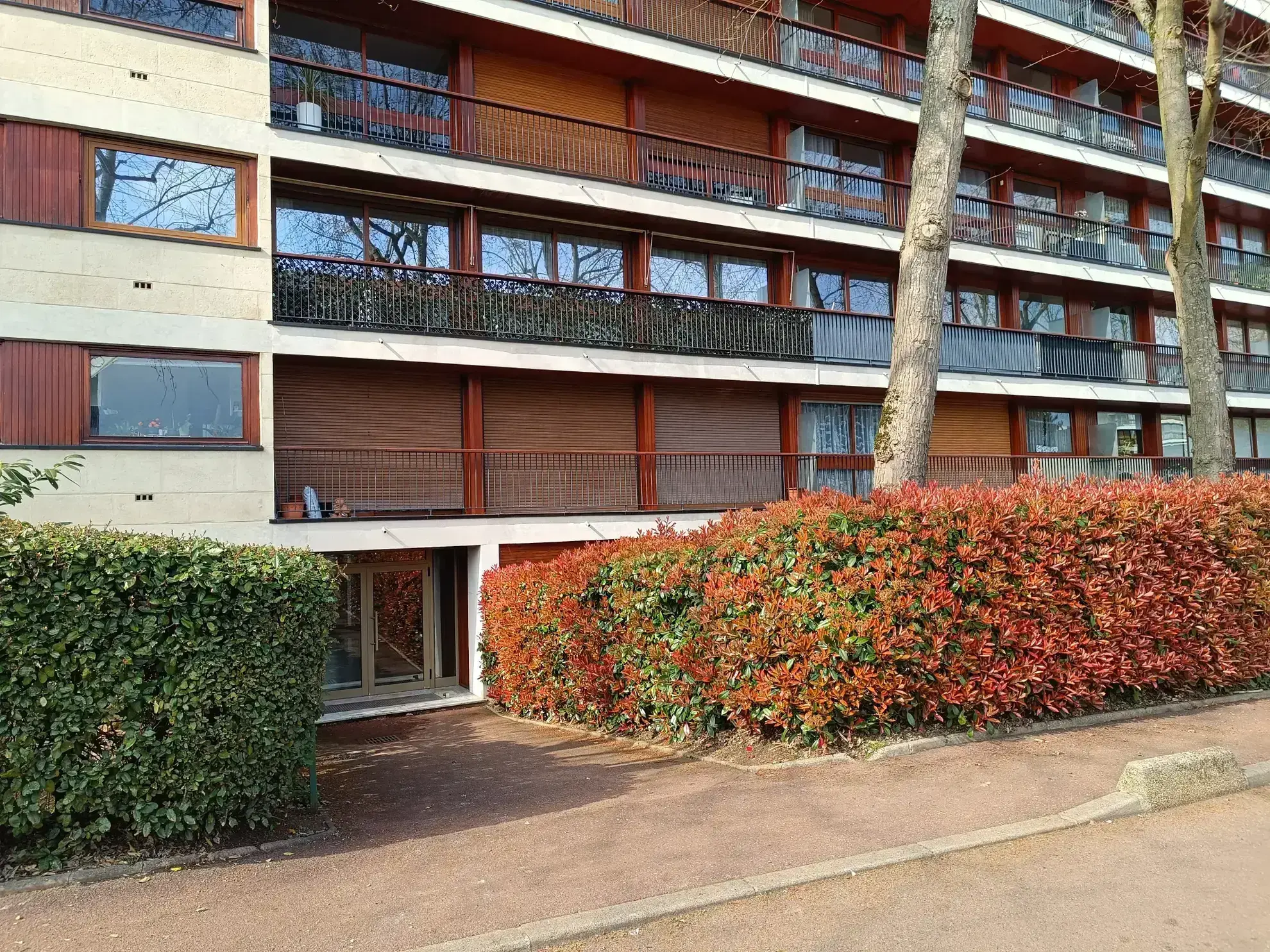Chambre de service avec jardinet à La Celle Saint Cloud - Investissement ou pied-à-terre 