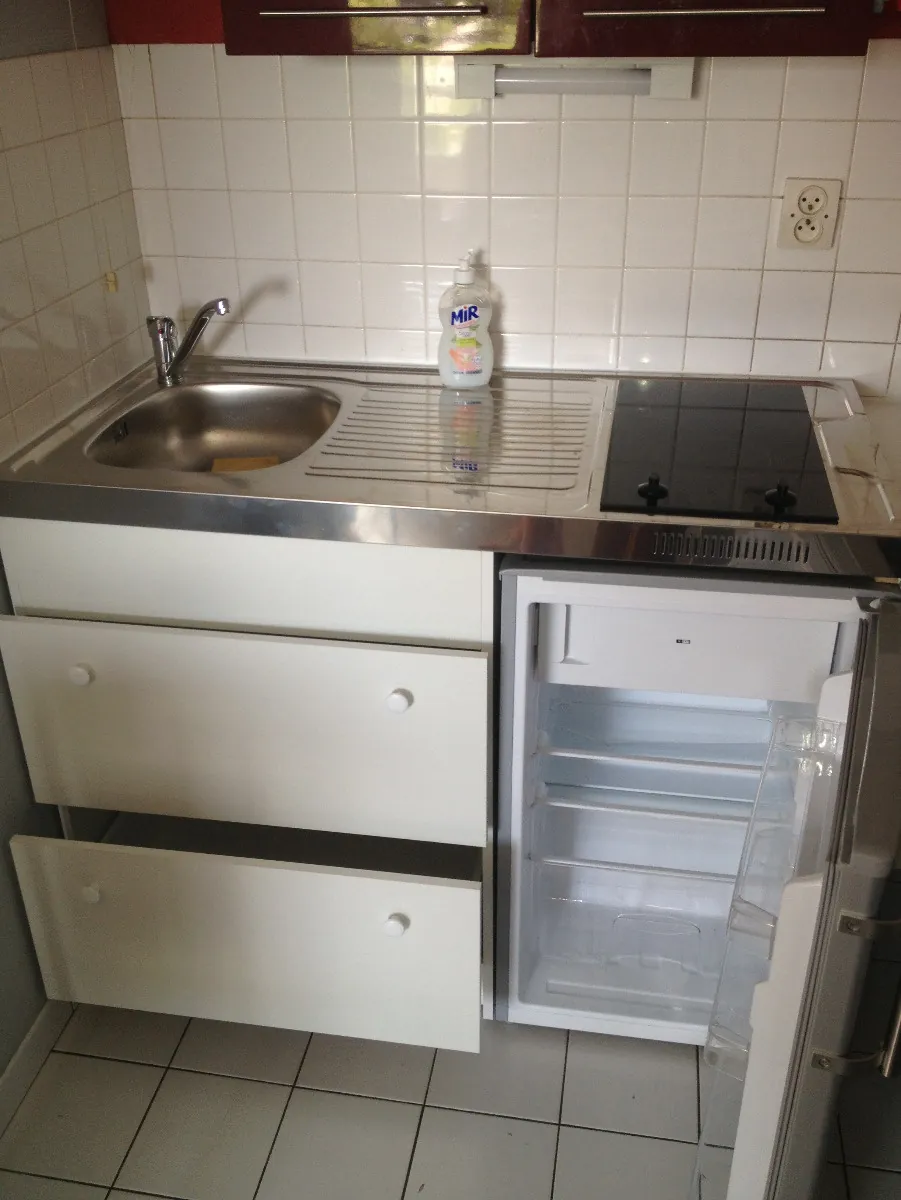 Studio à Caen de 28 m² avec parking privé - Secteur Memorial Folie Couvrechef 