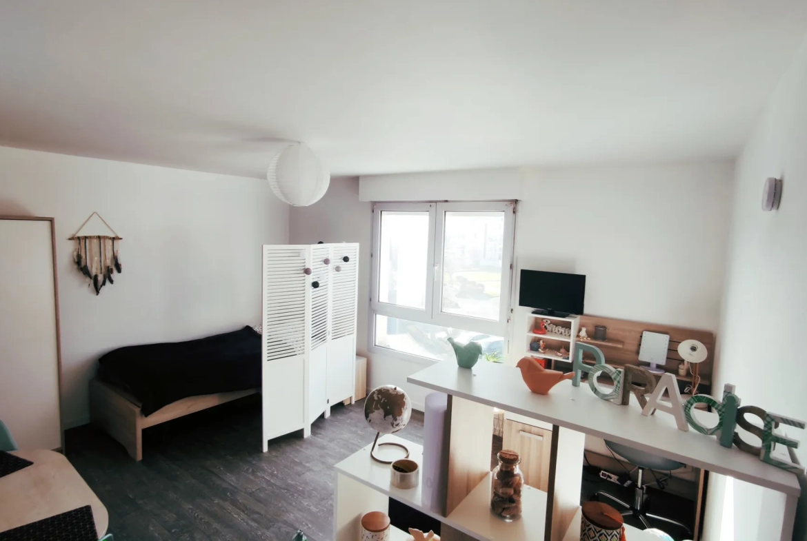 Studio à Caen de 28 m² avec parking privé - Secteur Memorial Folie Couvrechef 