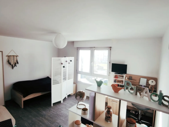 Studio à Caen de 28 m² avec parking privé - Secteur Memorial Folie Couvrechef
