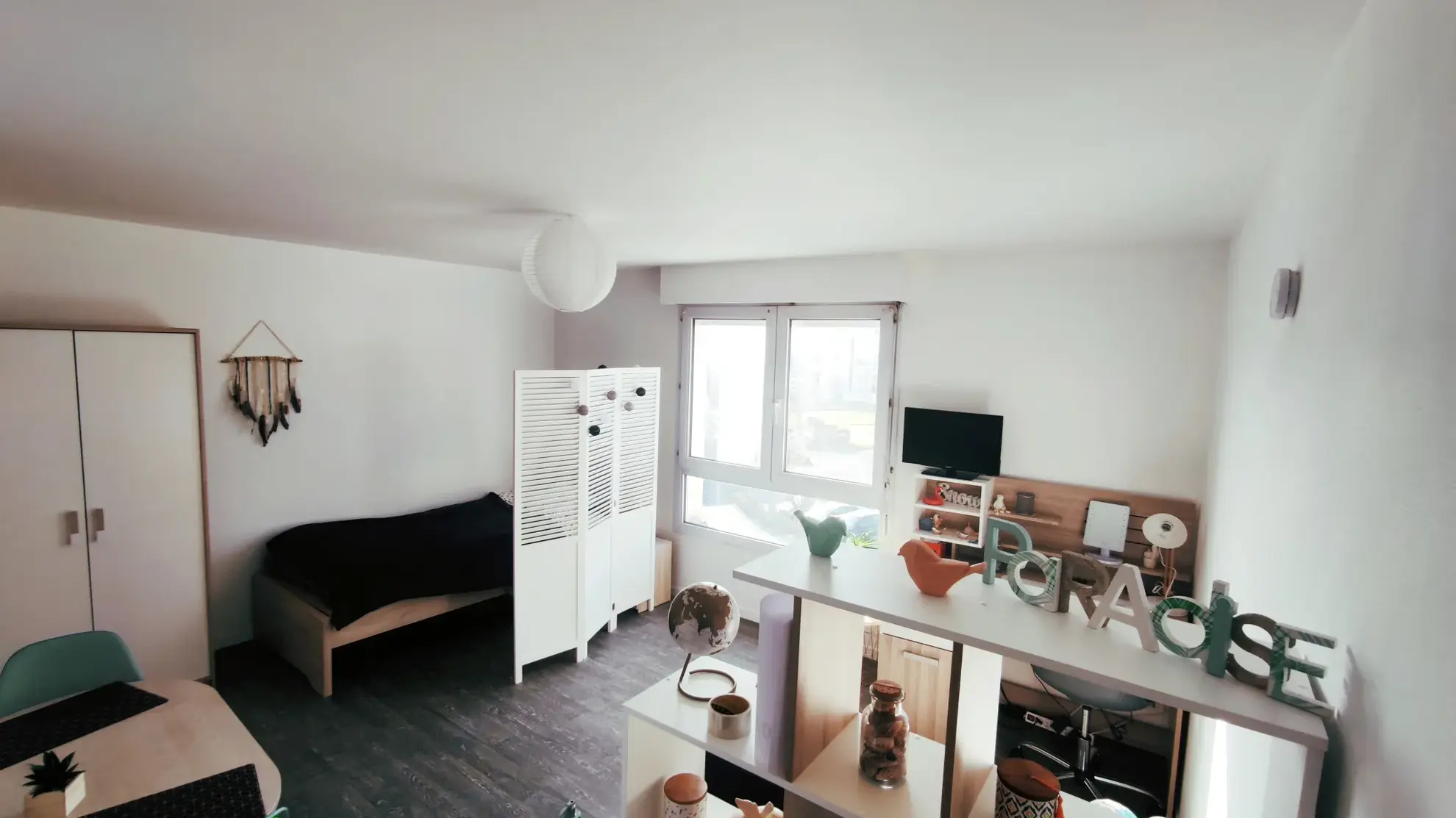 Studio à Caen de 28 m² avec parking privé - Secteur Memorial Folie Couvrechef 