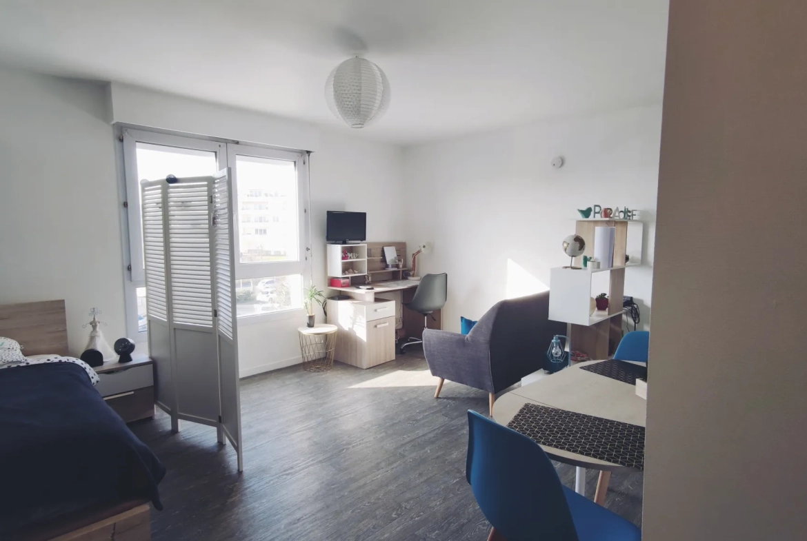Studio à Caen de 28 m² avec parking privé - Secteur Memorial Folie Couvrechef 