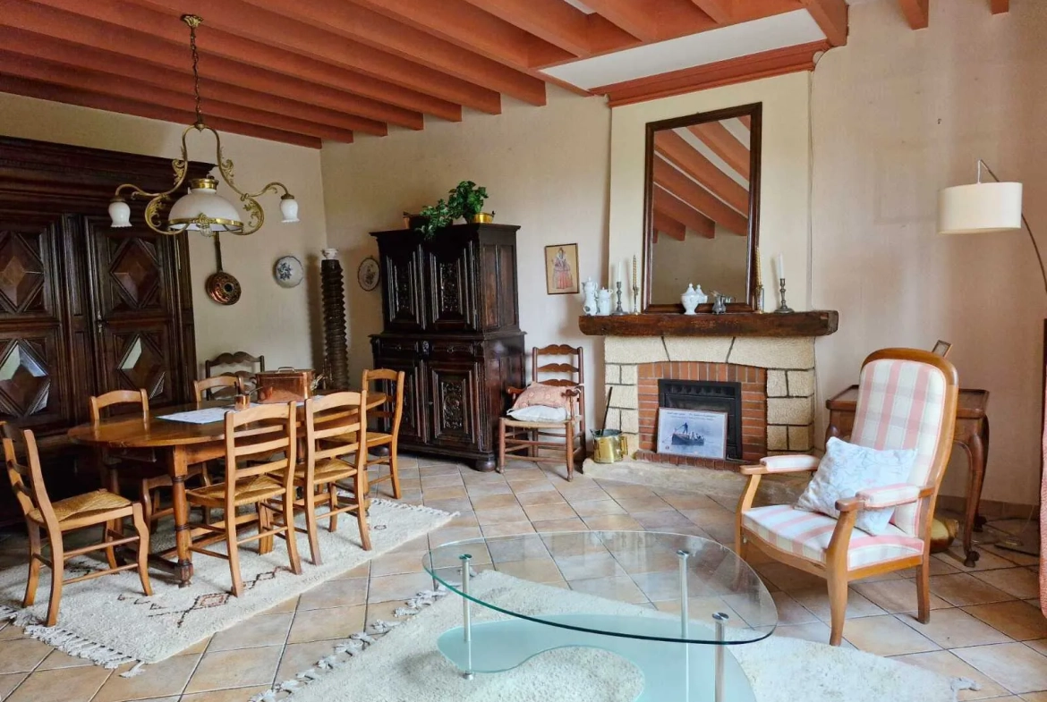 Maison de village authentique avec piscine et terrain constructible à Lamothe-Montravel 