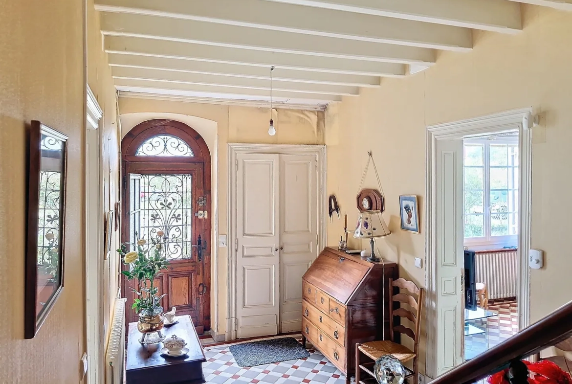 Maison de village authentique avec piscine et terrain constructible à Lamothe-Montravel 
