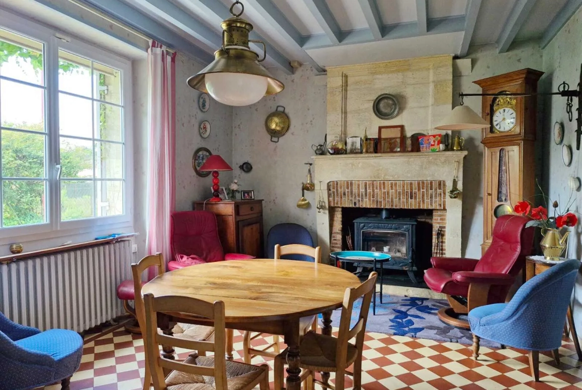 Maison de village authentique avec piscine et terrain constructible à Lamothe-Montravel 