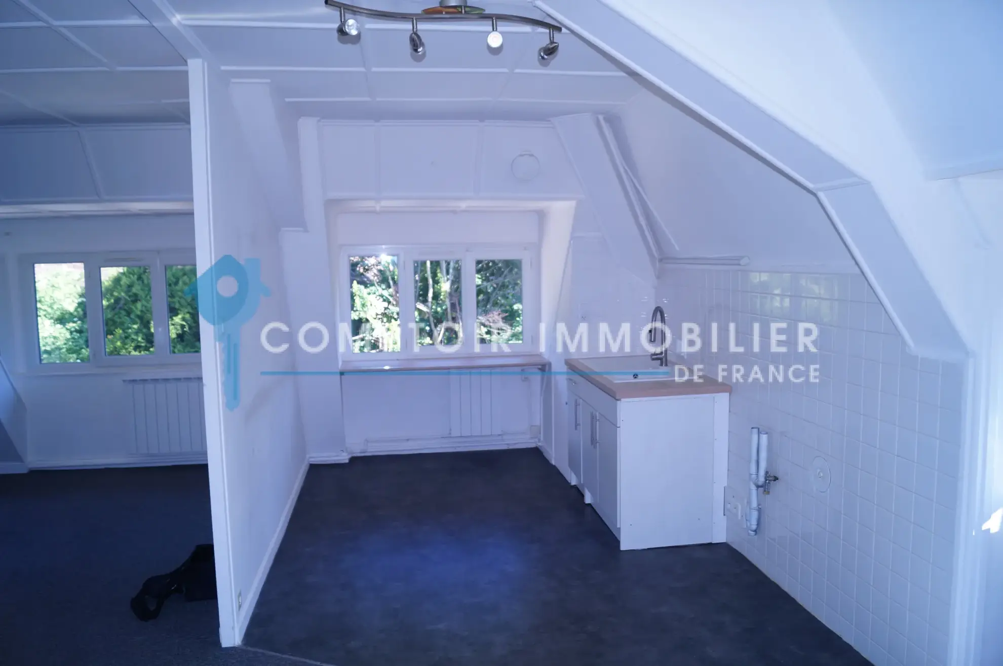 Bel appartement T3 lumineux à Oyeu, 83m² avec parking et cave 