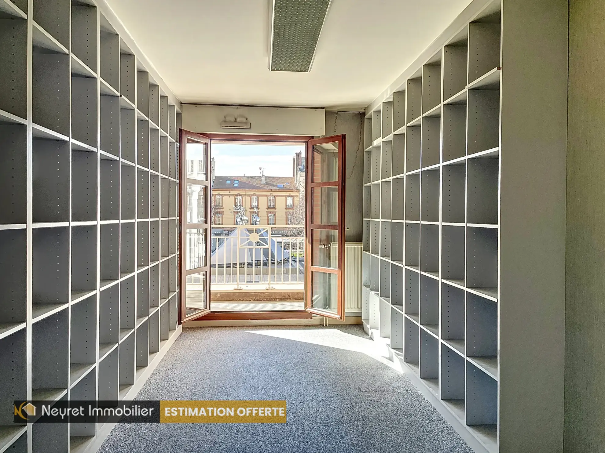 Ensemble de 3 appartements à Saint-Étienne Centre avec garages et jardin à rénover 