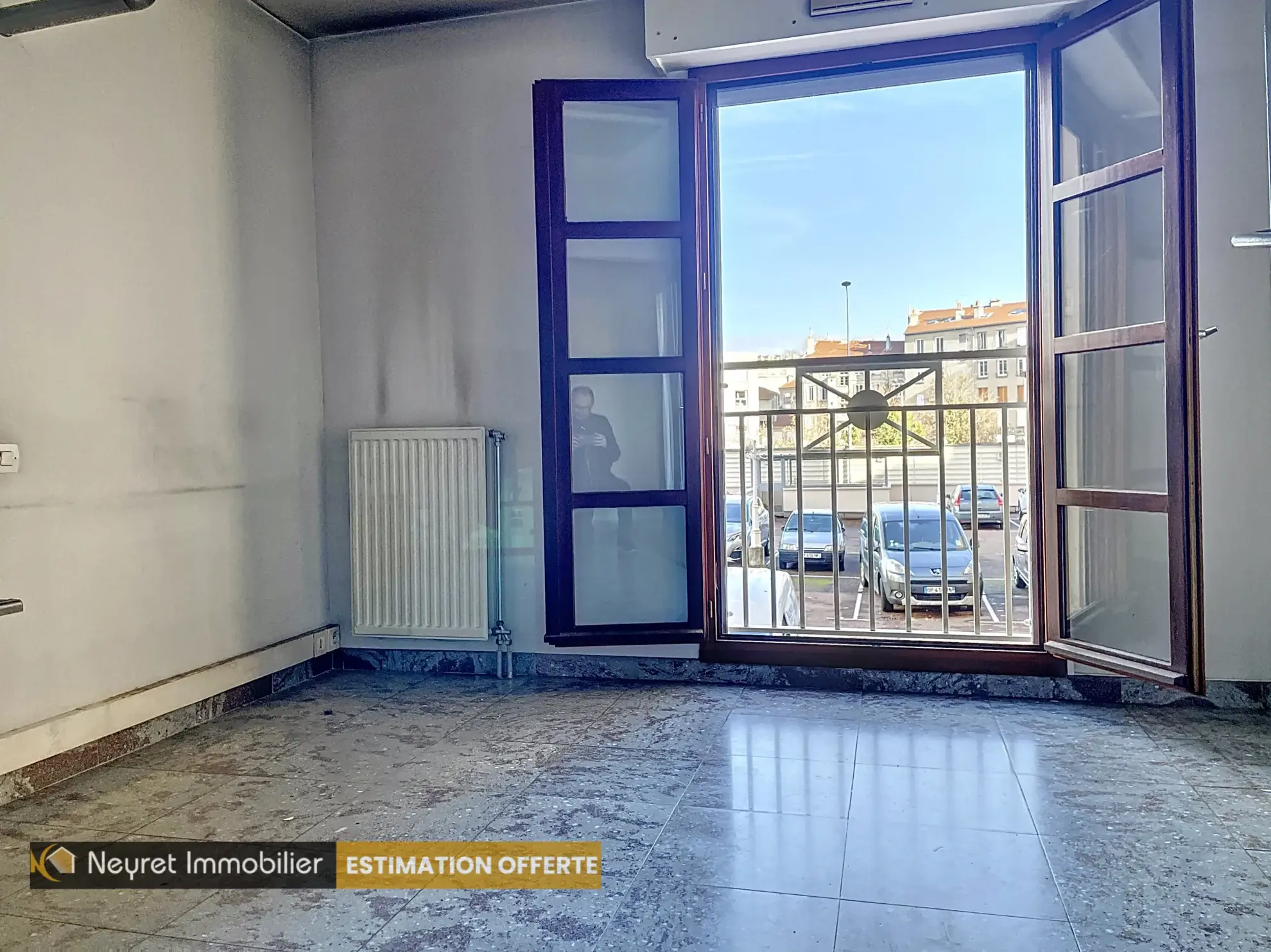 Ensemble de 3 appartements à Saint-Étienne Centre avec garages et jardin à rénover 