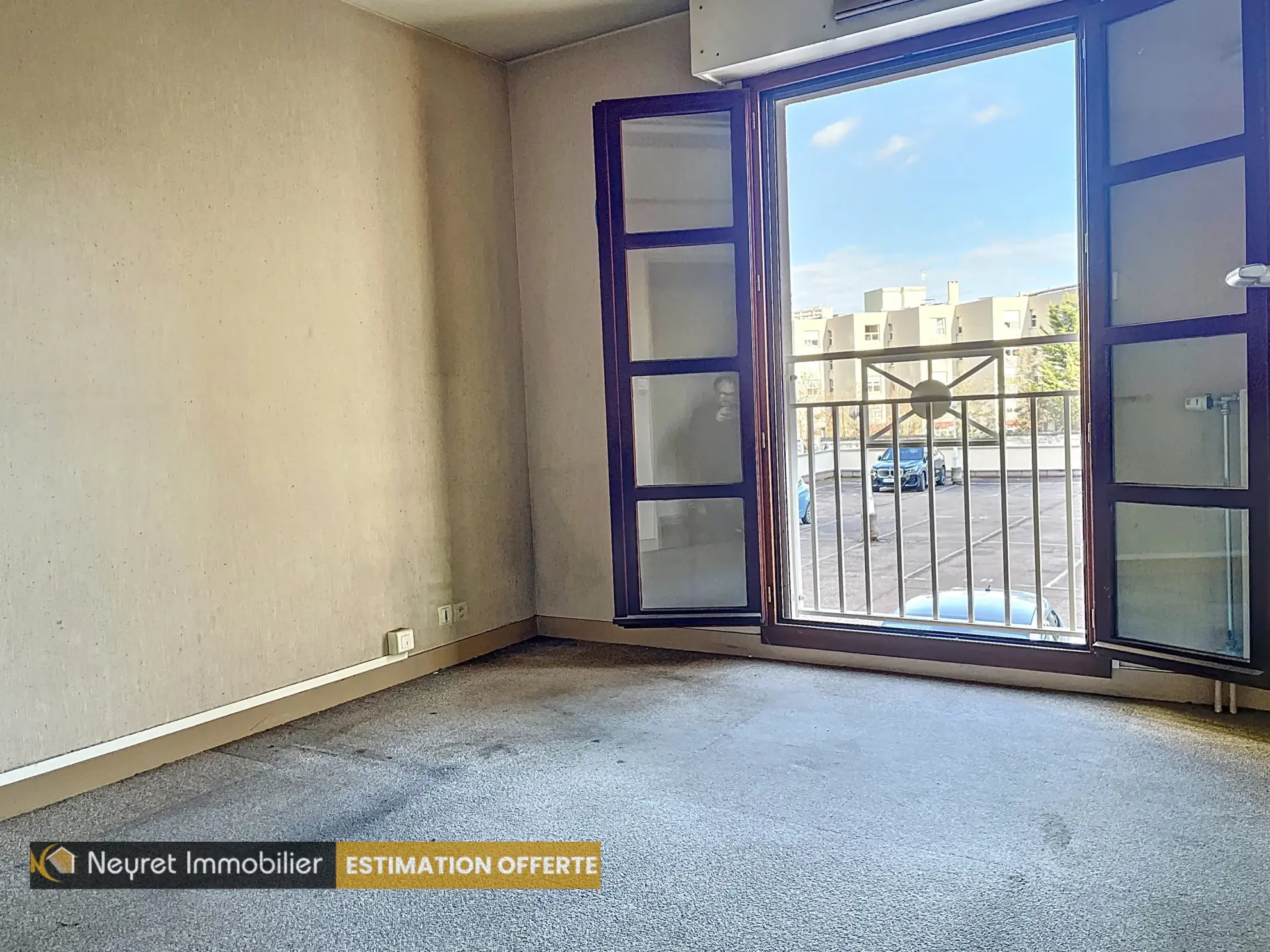 Ensemble de 3 appartements à Saint-Étienne Centre avec garages et jardin à rénover 