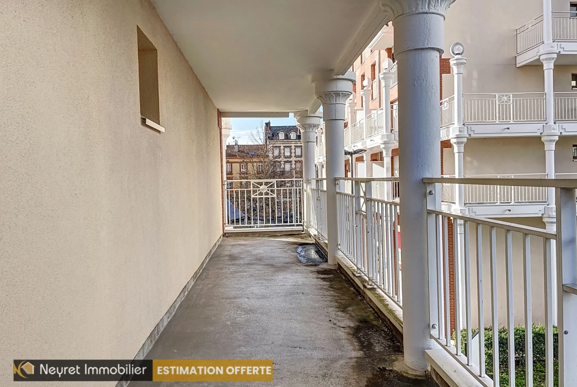 Ensemble de 3 appartements à Saint-Étienne Centre avec garages et jardin à rénover 