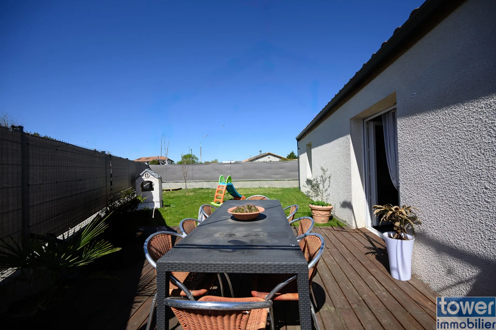 Maison récente avec 4 chambres et terrasse à Lavernose-Lacasse 