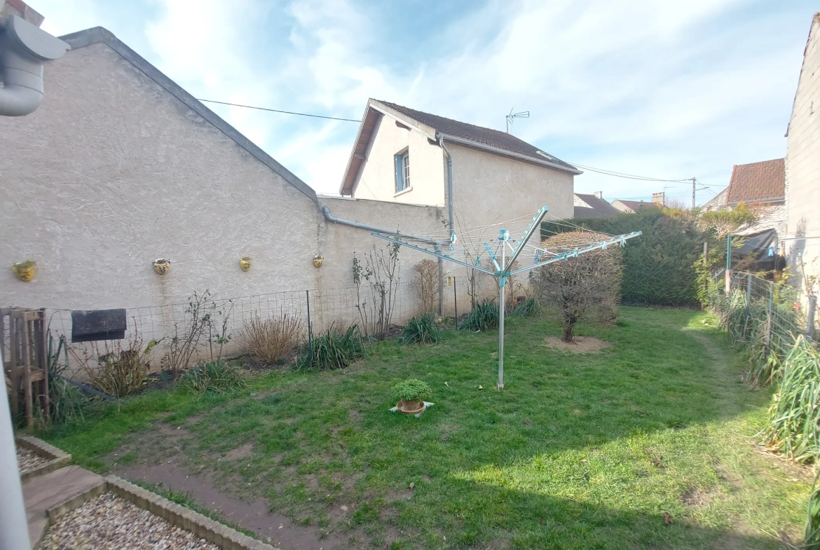 Maison de 122 m² avec jardin et garage à Guernes 