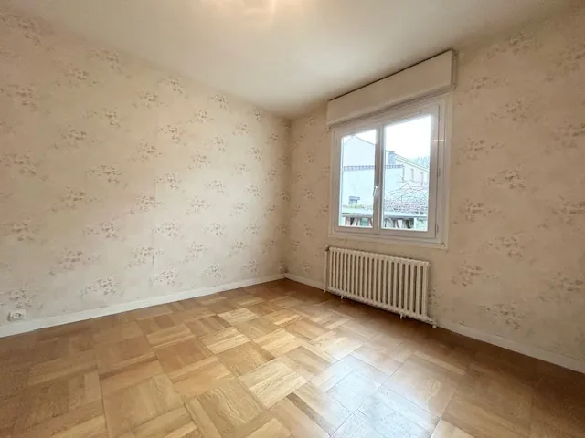 À vendre maison individuelle de 90 m² à Montlhéry avec sous-sol et terrasse 