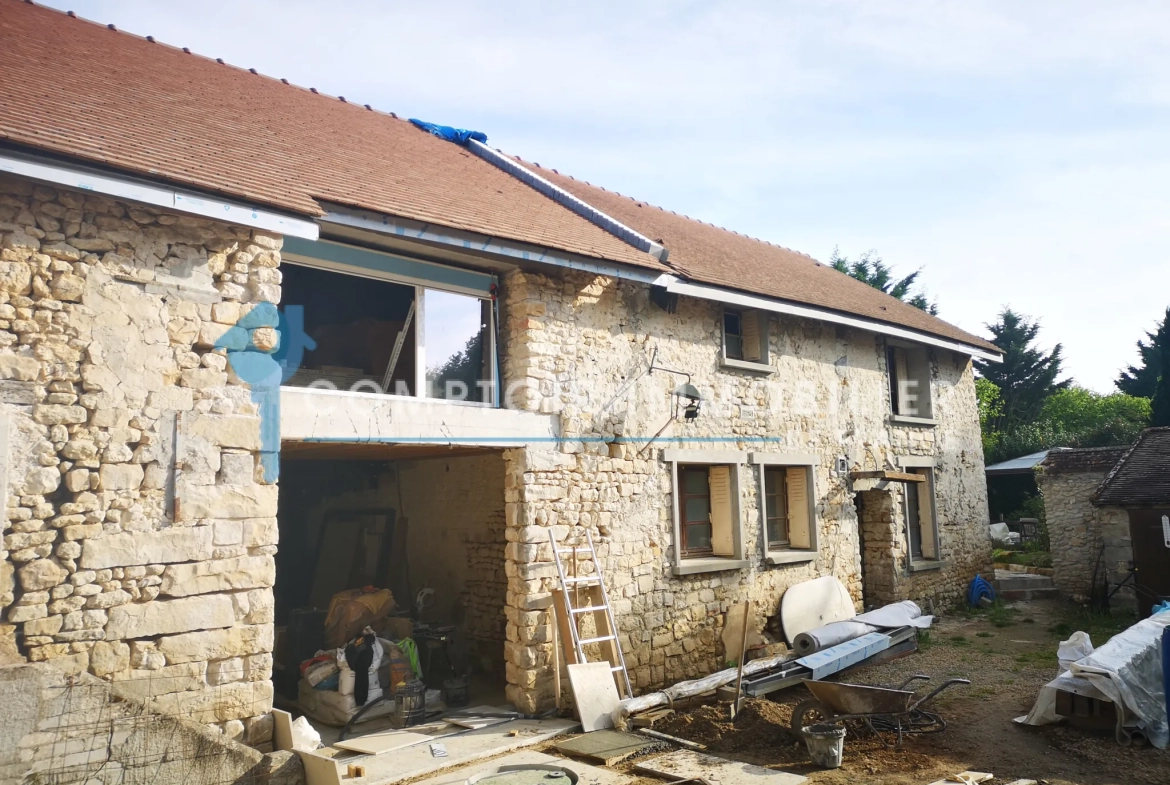 Corps de ferme à rénover avec grand terrain proche La Ferté-Alais 