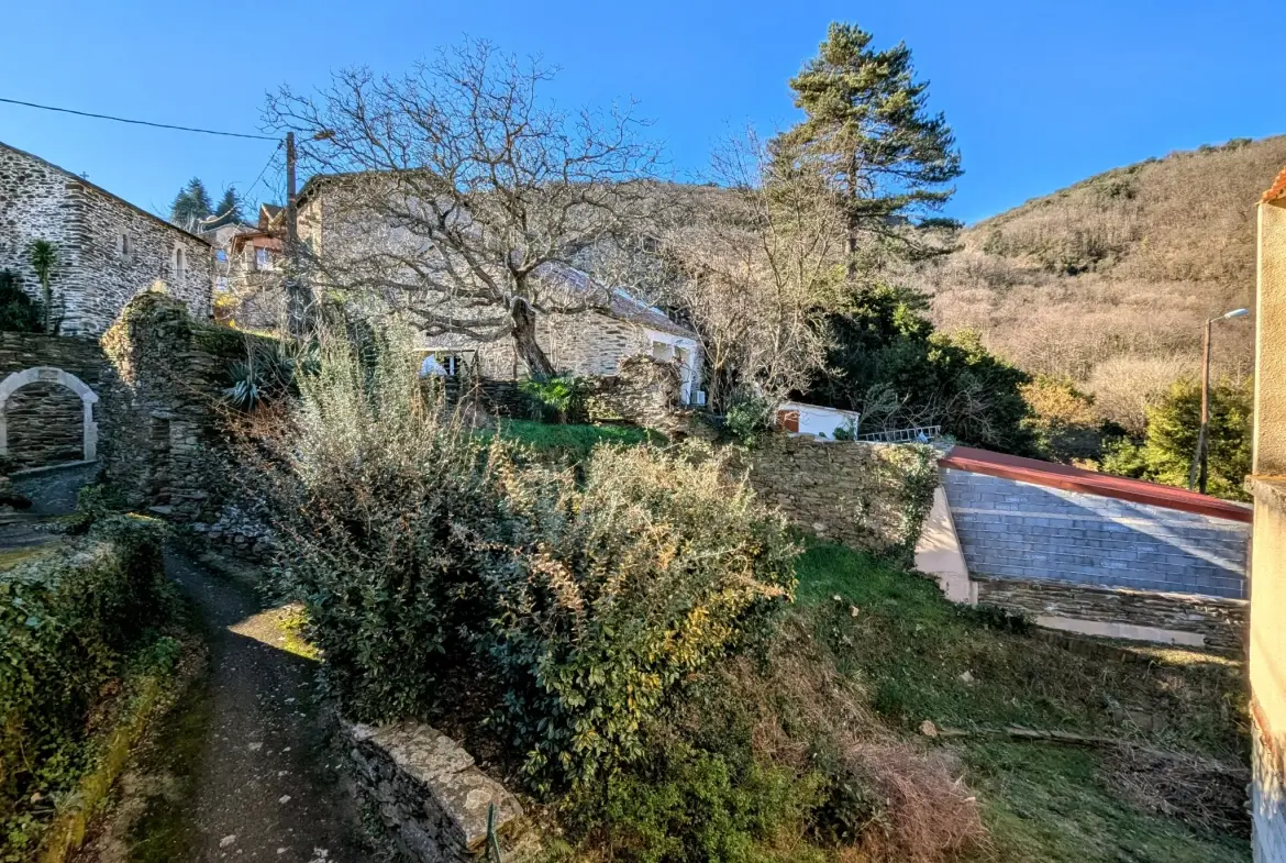 Charmante maison de village à Villecelle proche de Lamalou-les-Bains 