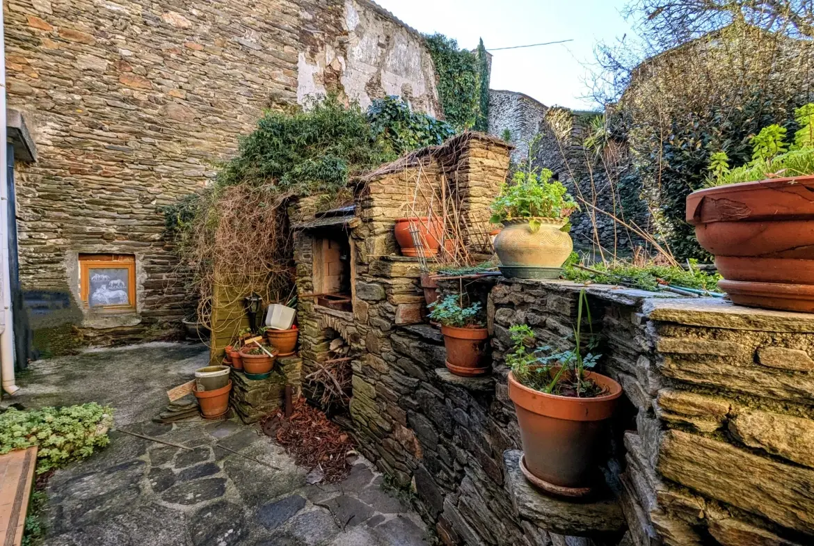 Charmante maison de village à Villecelle proche de Lamalou-les-Bains 