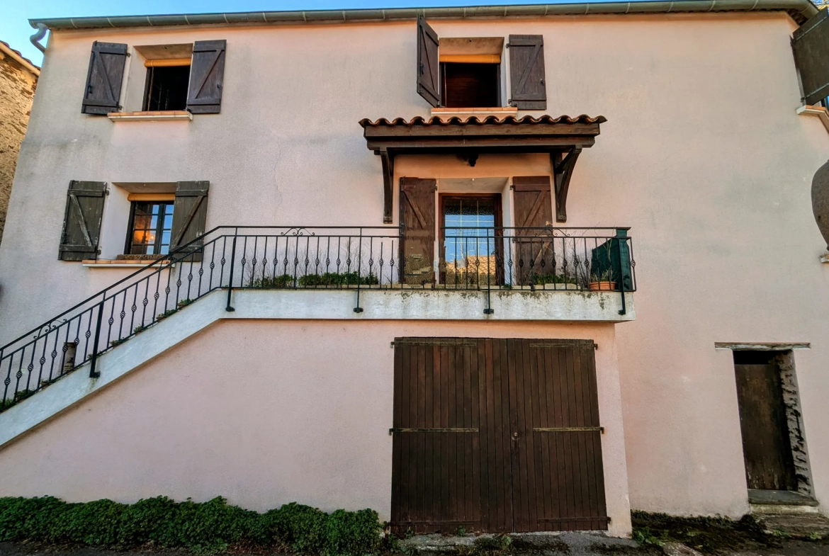 Charmante maison de village à Villecelle proche de Lamalou-les-Bains 